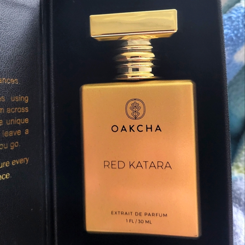 Oakcha "Red Katara" Unisex Extrait De Parfum: 30-40% Aromatic Compounds, Oud